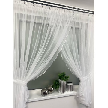 Firana zakładana Diamond zdobiona diamencikami biała 400x160 cm