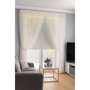 Firana zakładana Diamond zdobiona diamencikami biała 400x160 cm