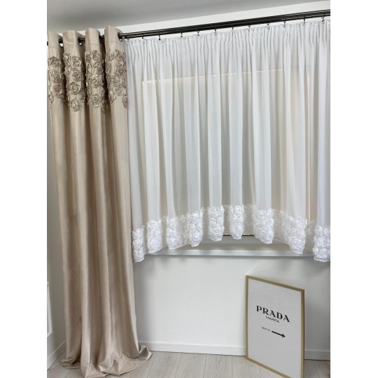 Firana ROSELIN 400x160cm taśma, zdobiona dołem aplikacją róż